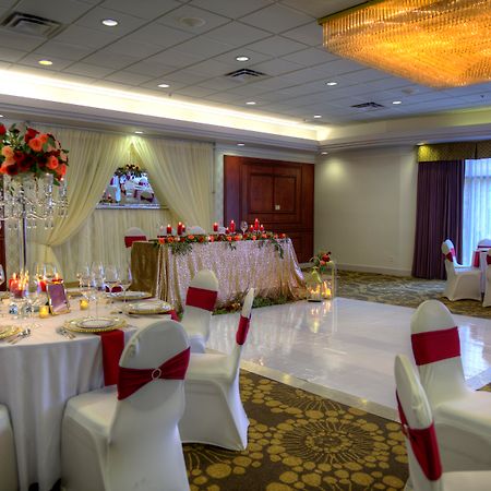 Executive Suites Hotel & Conference Center, Metro Vancouver Бернаби Экстерьер фото