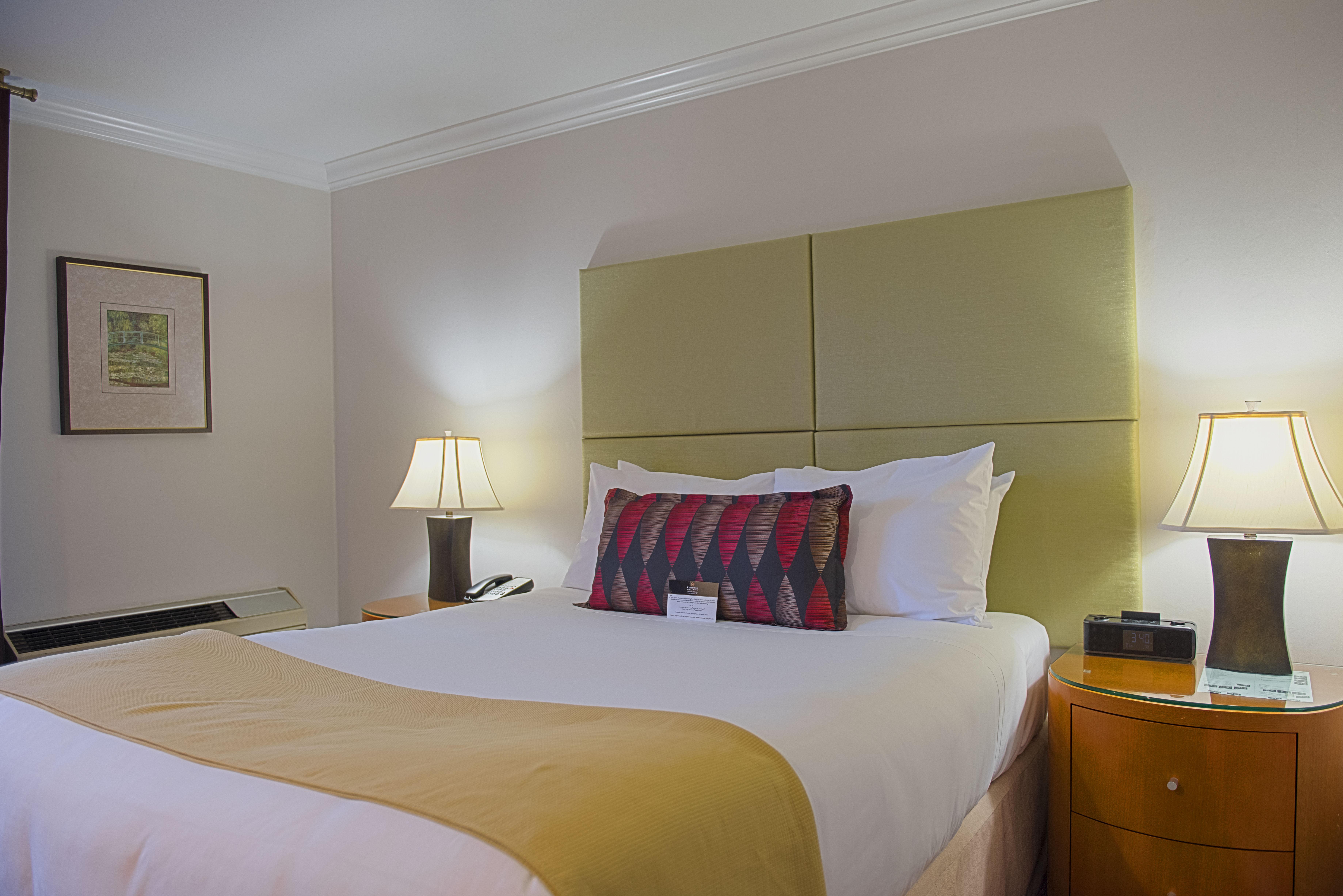 Executive Suites Hotel & Conference Center, Metro Vancouver Бернаби Экстерьер фото