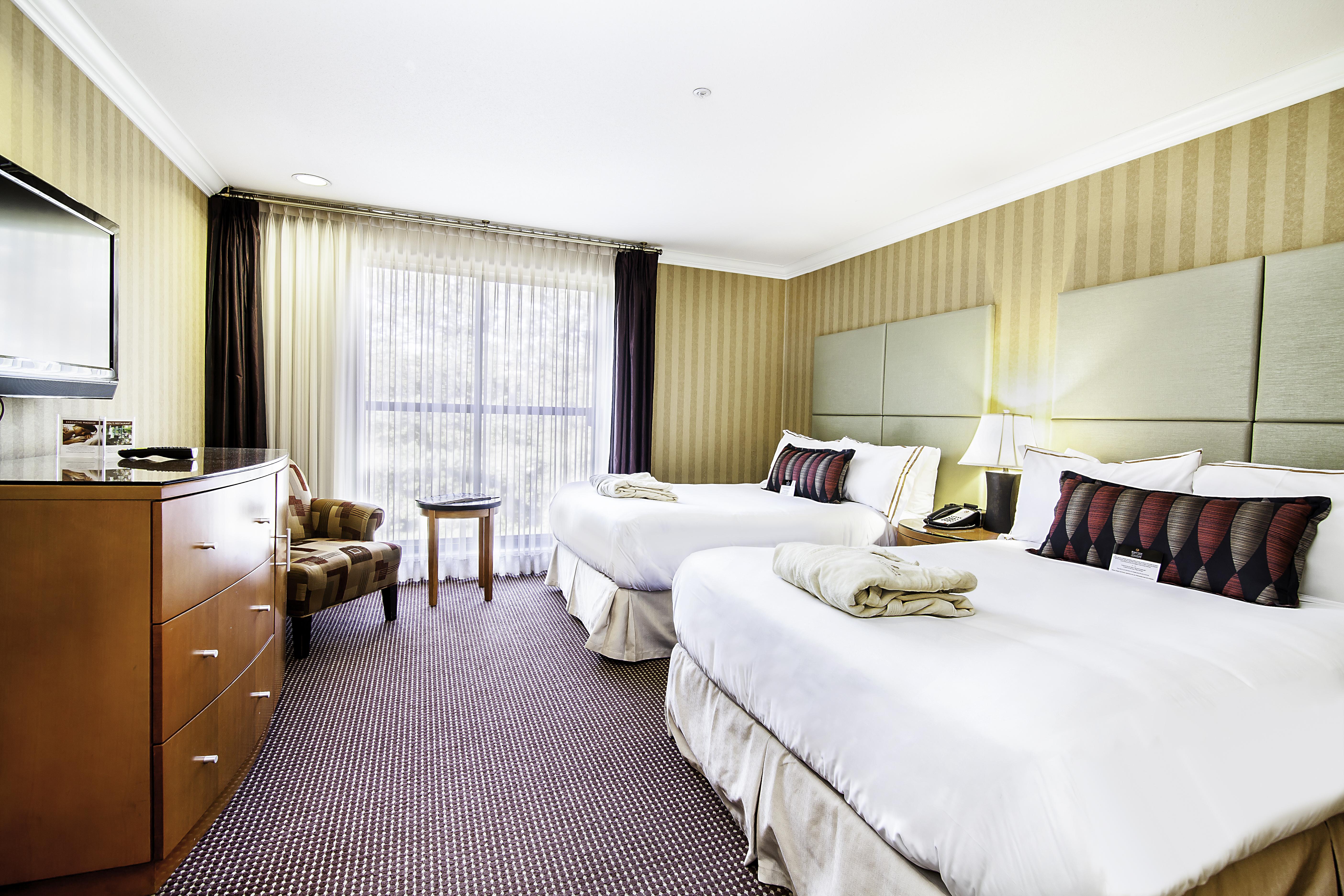 Executive Suites Hotel & Conference Center, Metro Vancouver Бернаби Экстерьер фото
