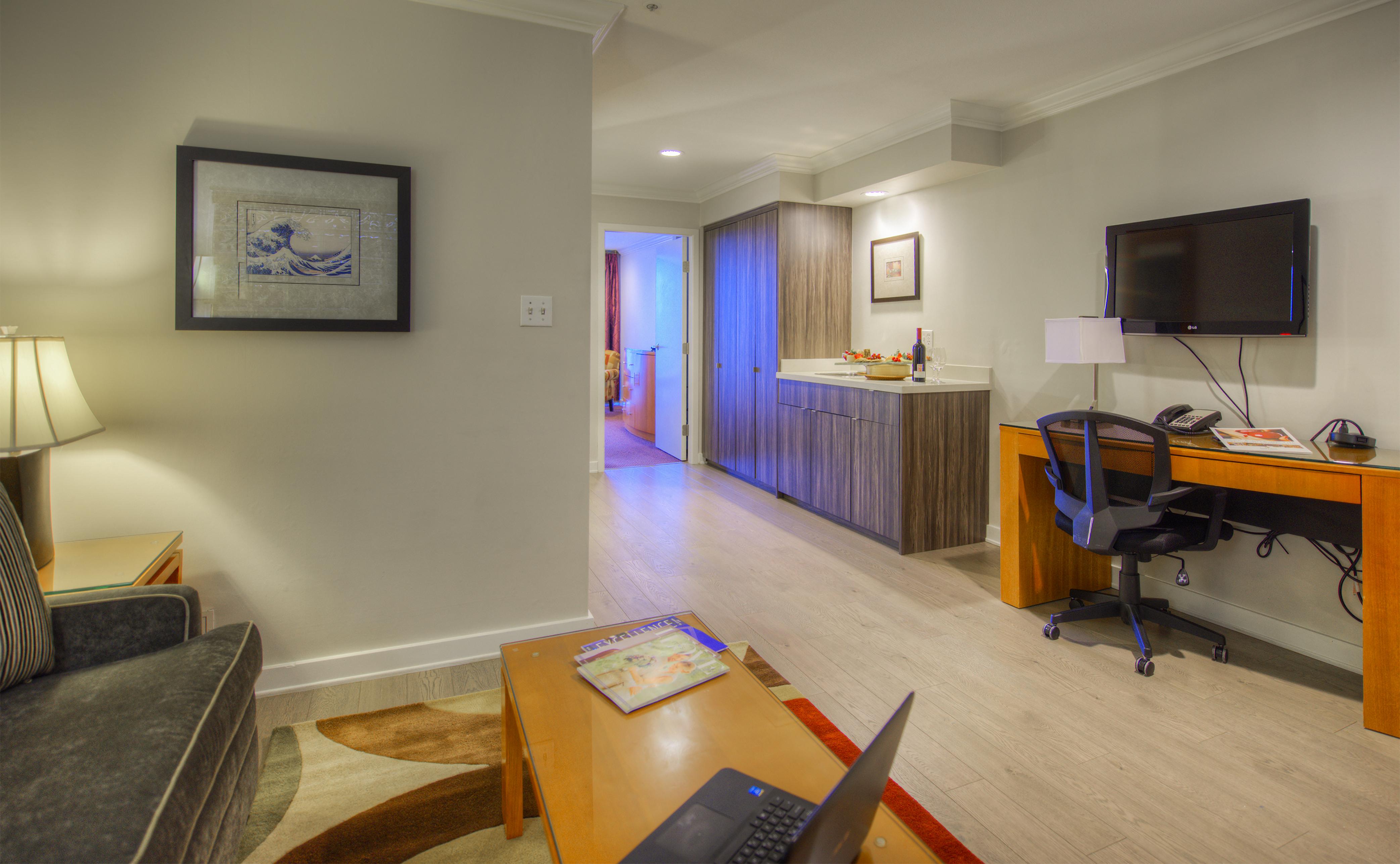 Executive Suites Hotel & Conference Center, Metro Vancouver Бернаби Экстерьер фото