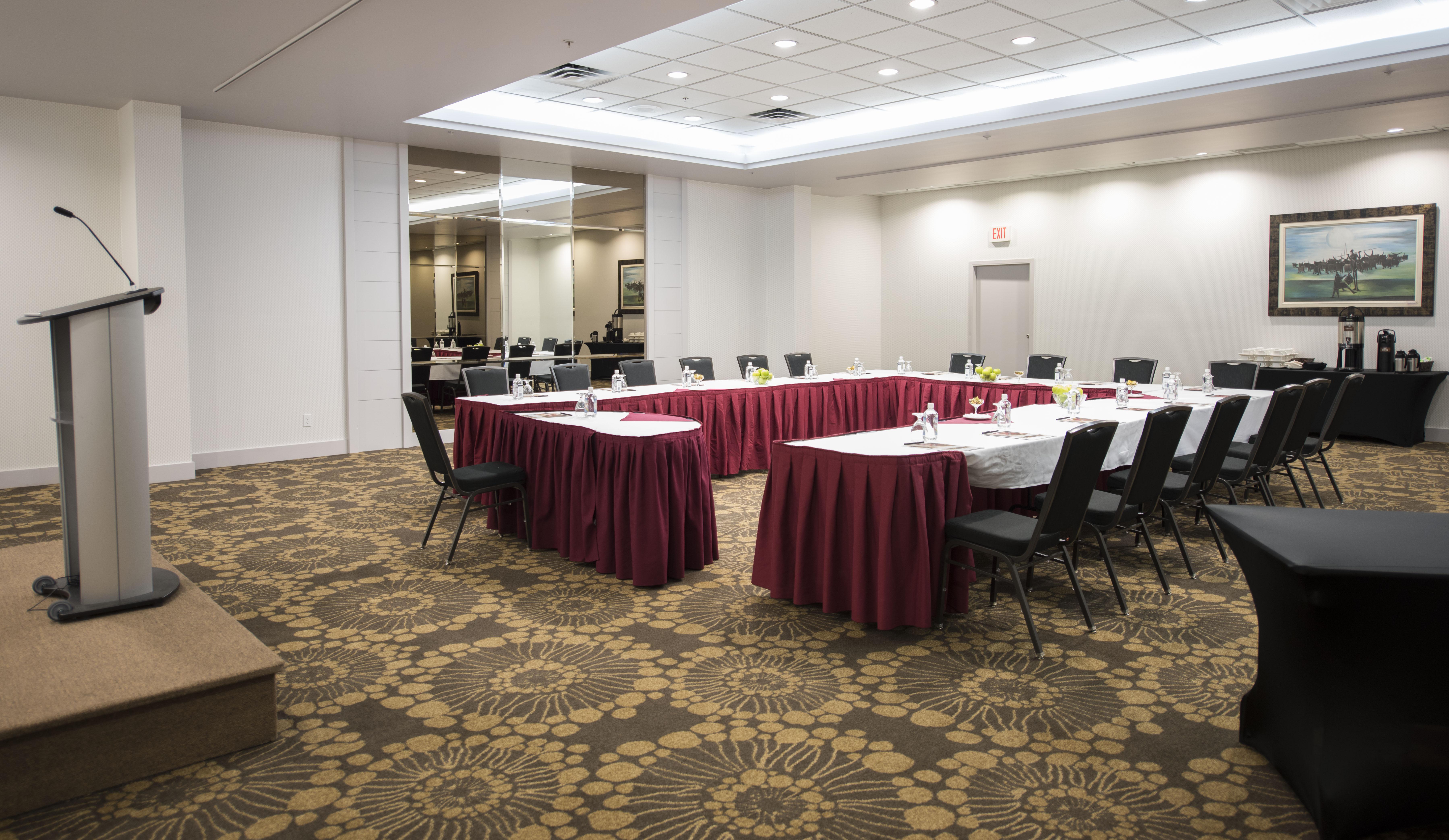 Executive Suites Hotel & Conference Center, Metro Vancouver Бернаби Экстерьер фото