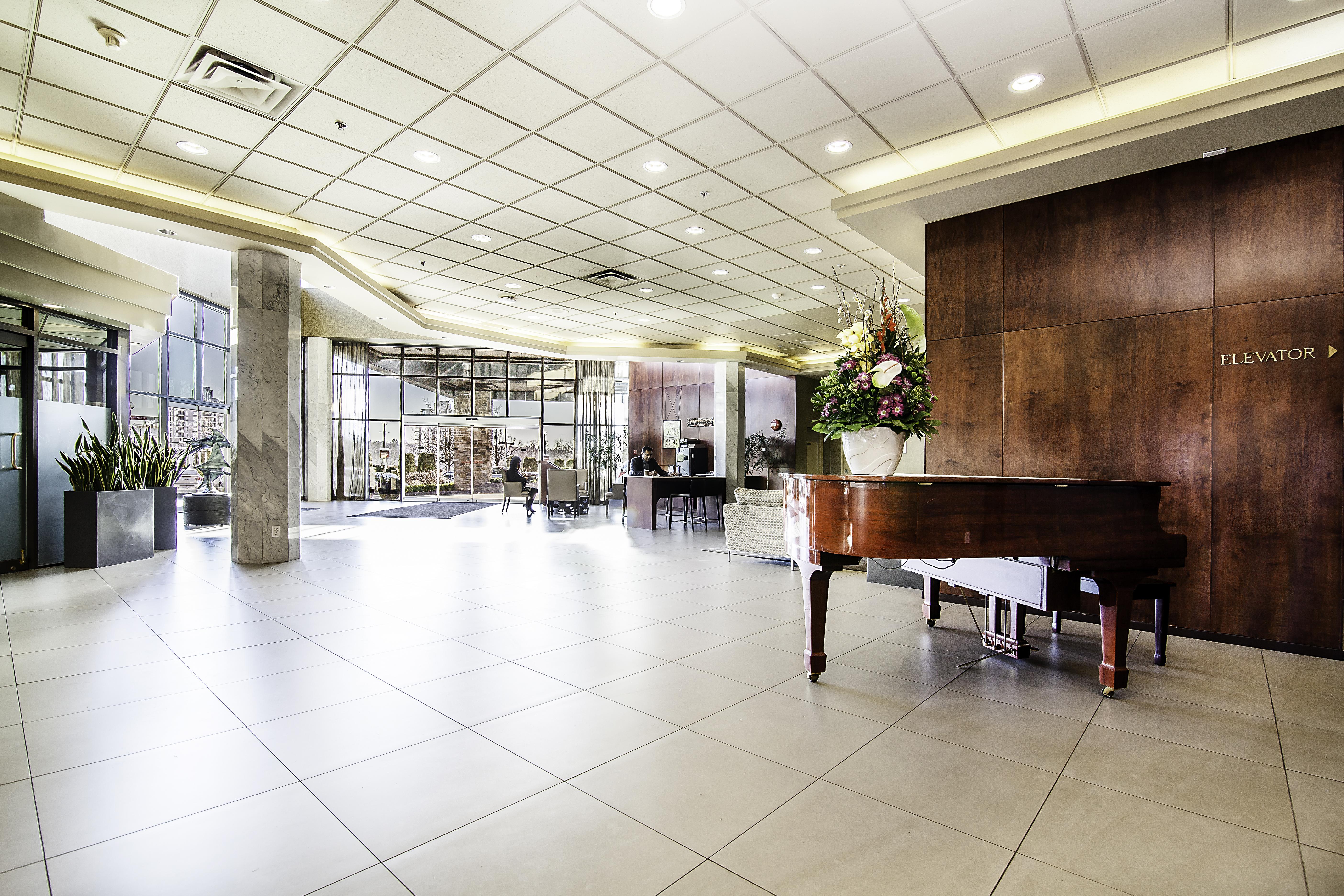 Executive Suites Hotel & Conference Center, Metro Vancouver Бернаби Экстерьер фото
