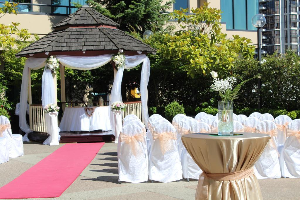 Executive Suites Hotel & Conference Center, Metro Vancouver Бернаби Экстерьер фото