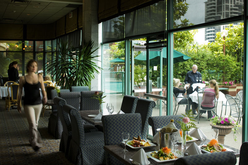 Executive Suites Hotel & Conference Center, Metro Vancouver Бернаби Ресторан фото